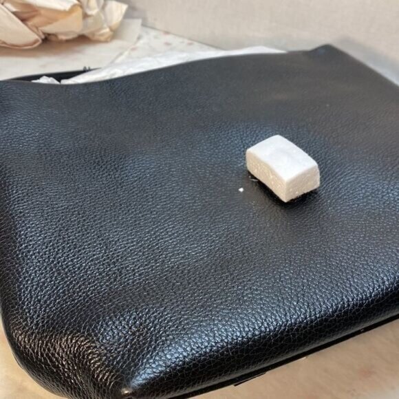 New Dooney & Bourke Logo Lock Shoulder Bag Black - Picture 7 of 9